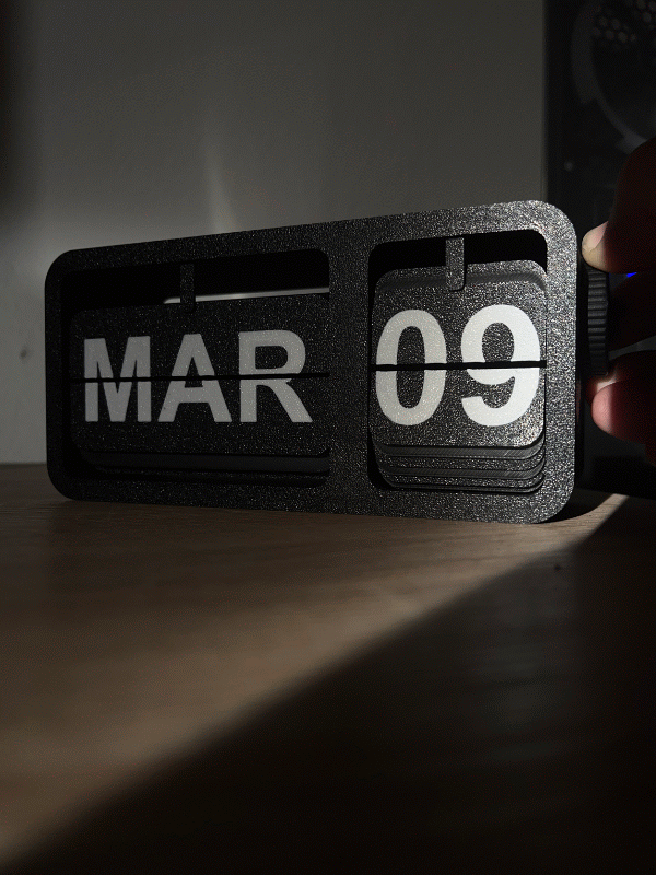 The "Chrono-Click" Manual Flip Calendar